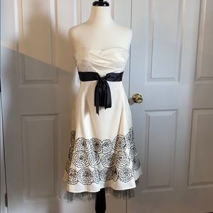 Tahari Strapless cream party dress.